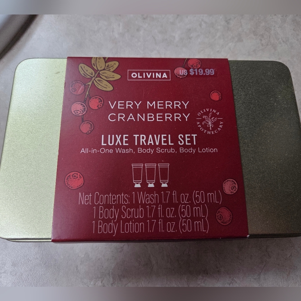 Very Merry Cranberry Luxe Travel Set - Red and Gold